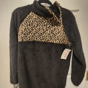 Black leopard sweatshirt